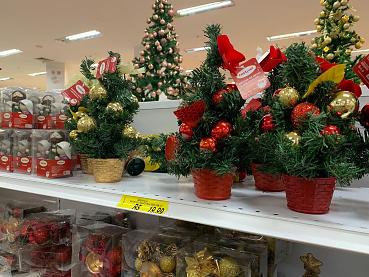 Procon-MT orienta consumidores sobre cuidados com a compra de enfeites de Natal