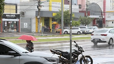 Cuiabá pode ter calor de 34°C e temporais com ventos de até 100 km/h nesta quarta